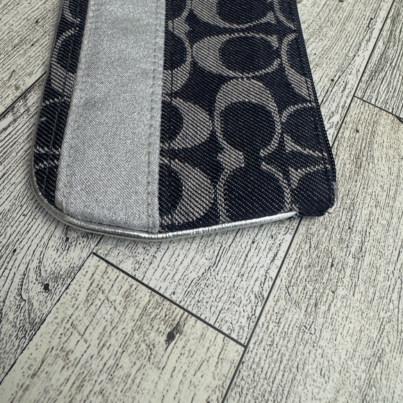 Coach Blue Denim & Silver Signature C Wristlet NWT - Picture 6 of 10